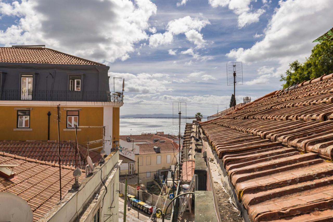 Alfama 2Bdr Duplex Apartment W/ Balcony By Lovelystay Lisbon Exterior photo